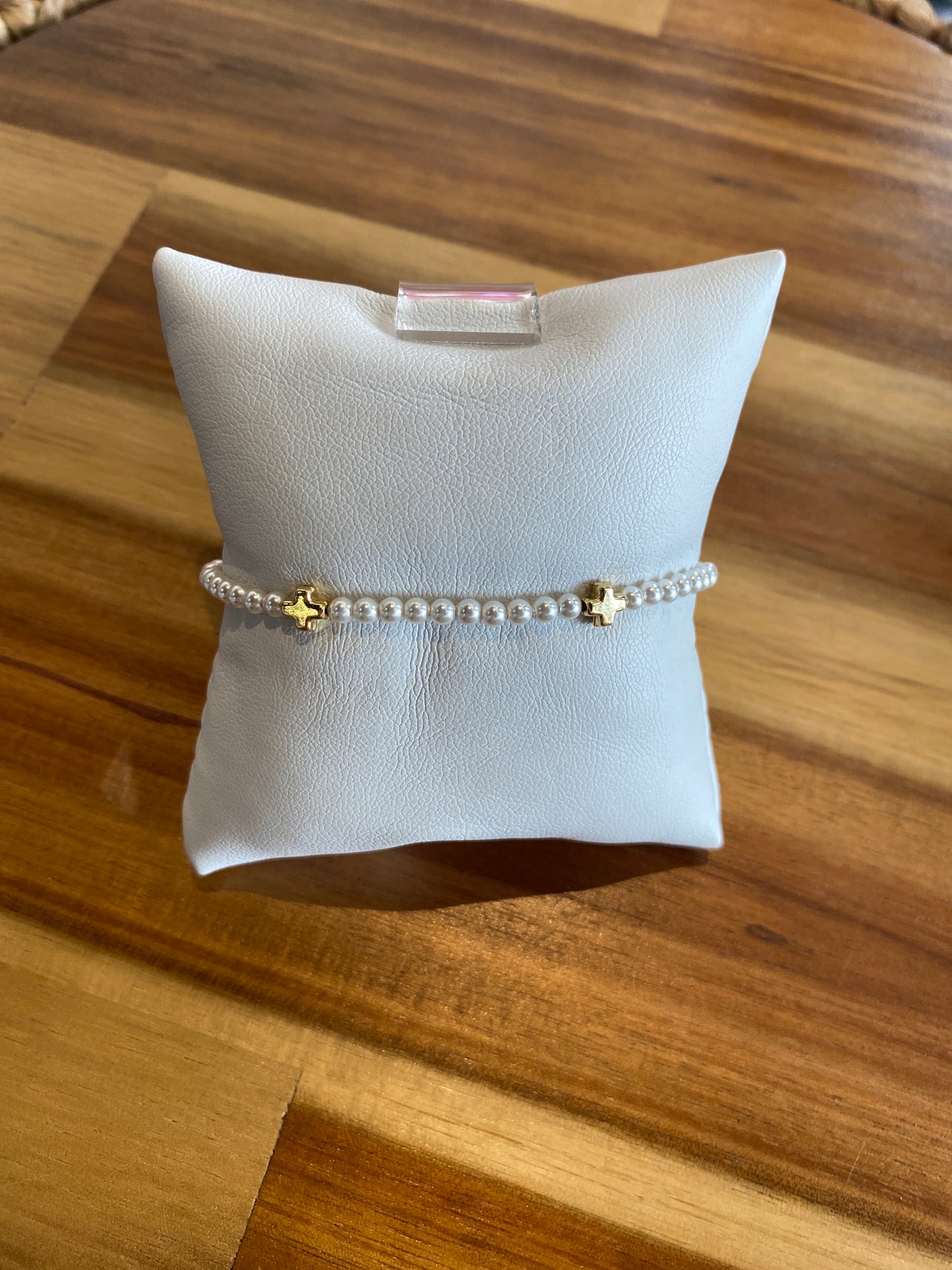 ENewton Sm Cross Pearl 3mm