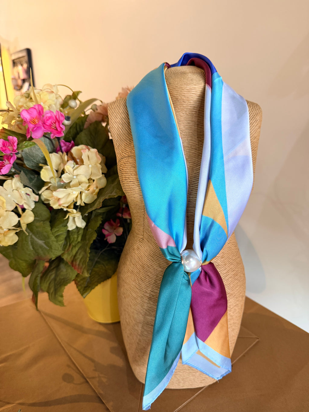 Magnetic Pearl Scarf