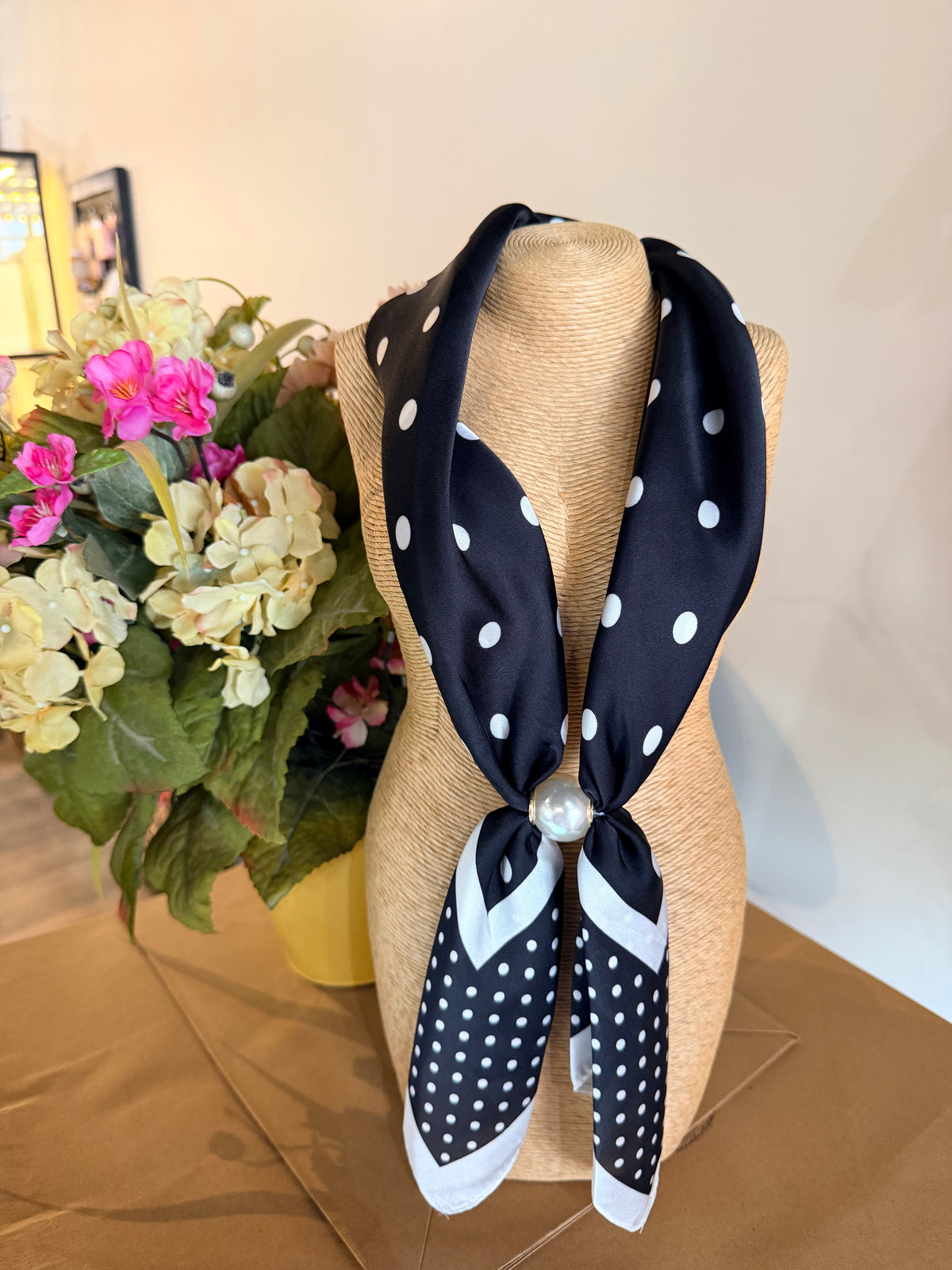 Magnetic Pearl Scarf