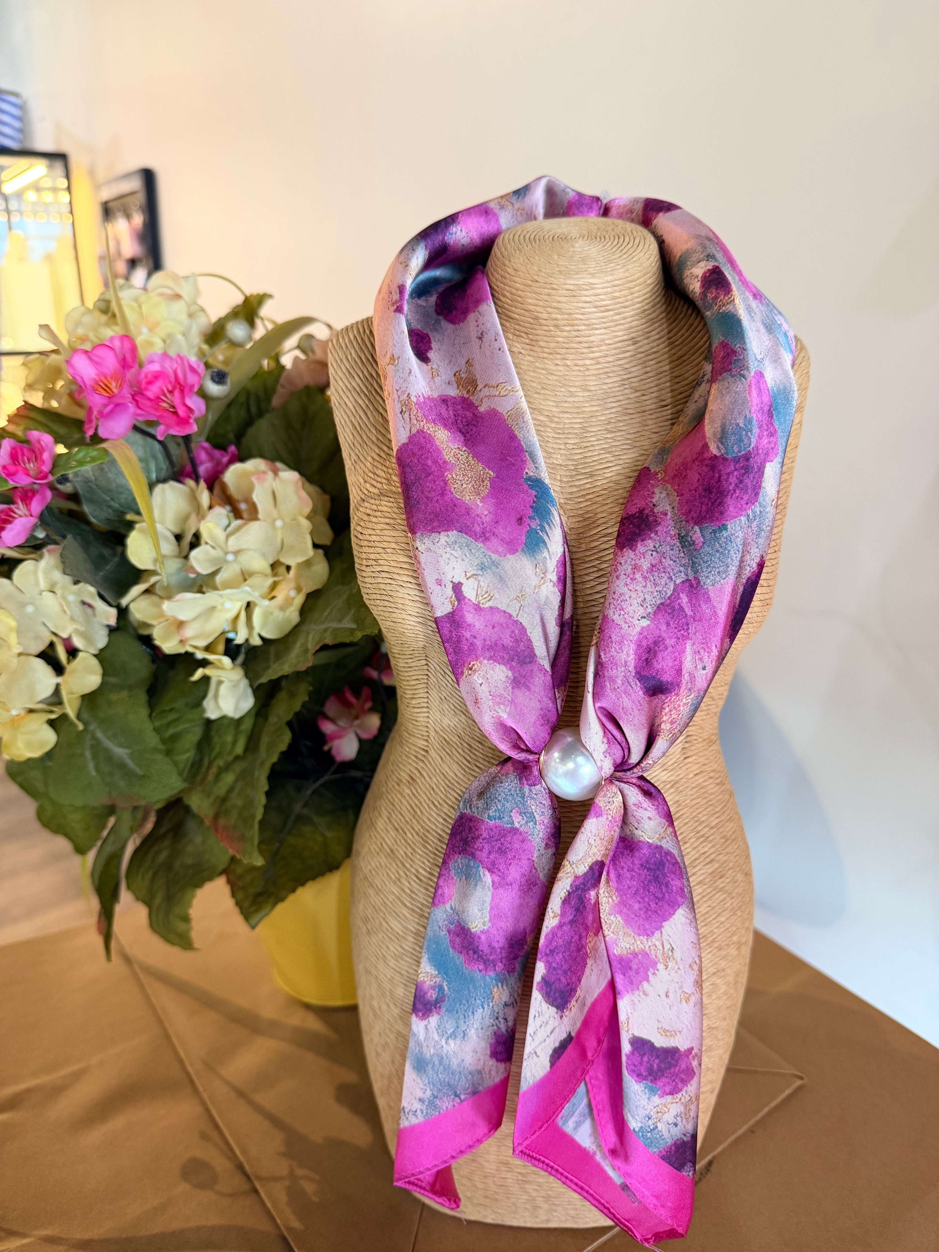 Magnetic Pearl Scarf